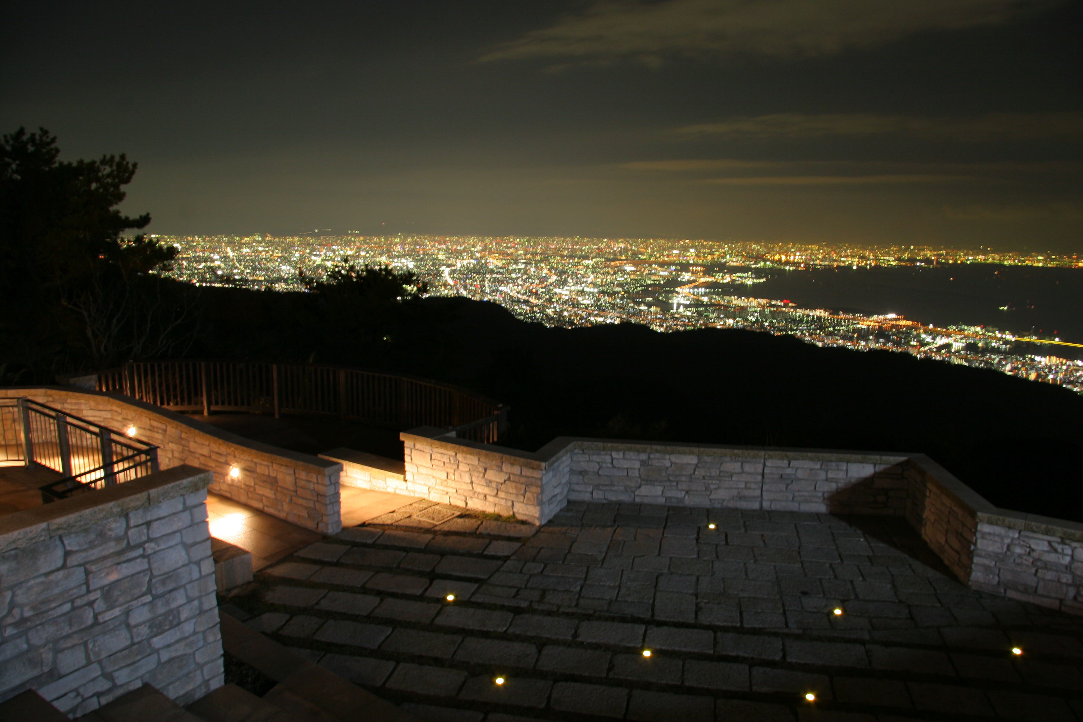 六甲ガーデンテラス　見晴らしのテラスからの夜景