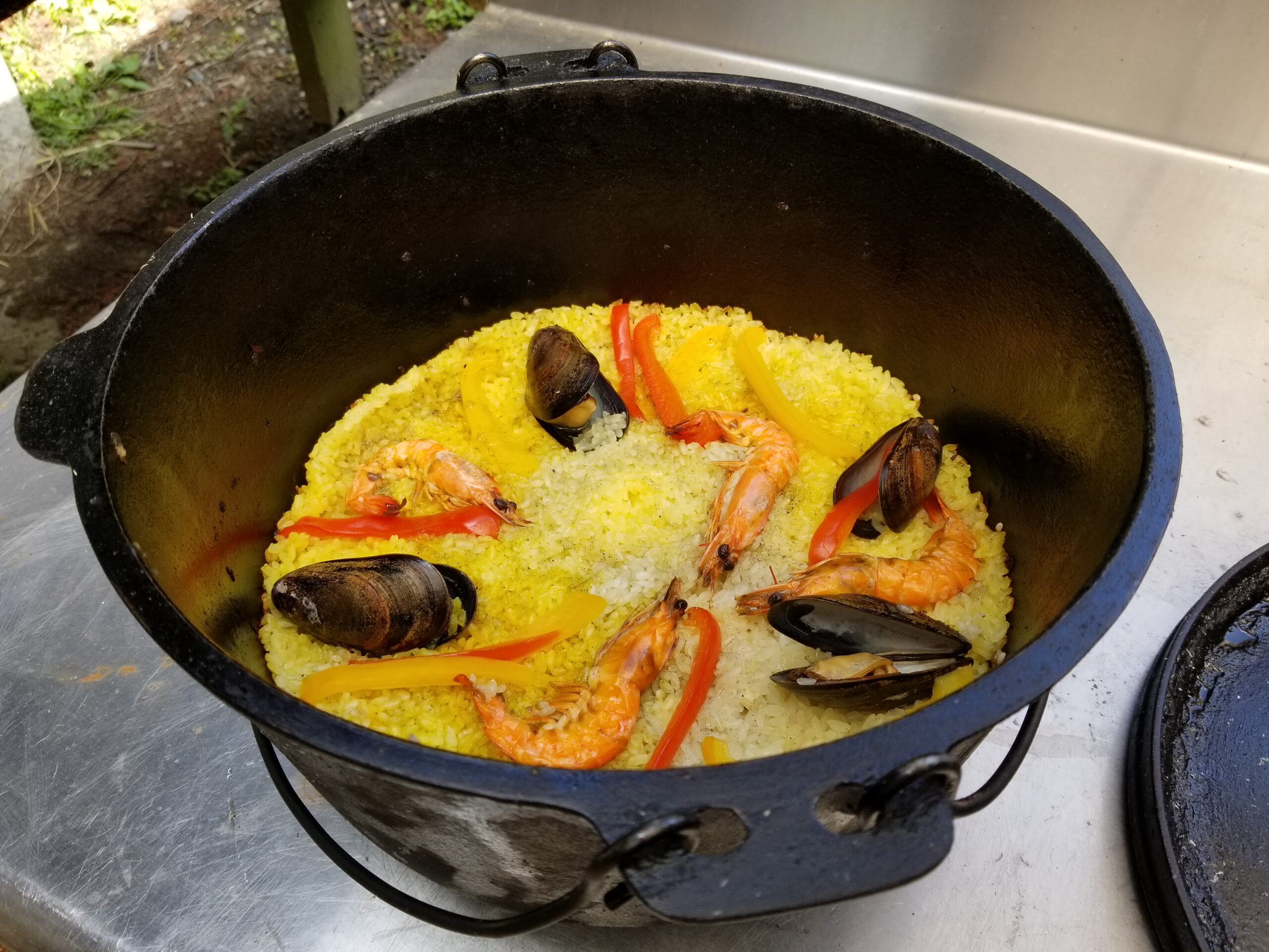 海老とﾑｰﾙ貝のパエリア