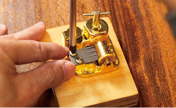 STEP.2　／　組付（くみつけ）