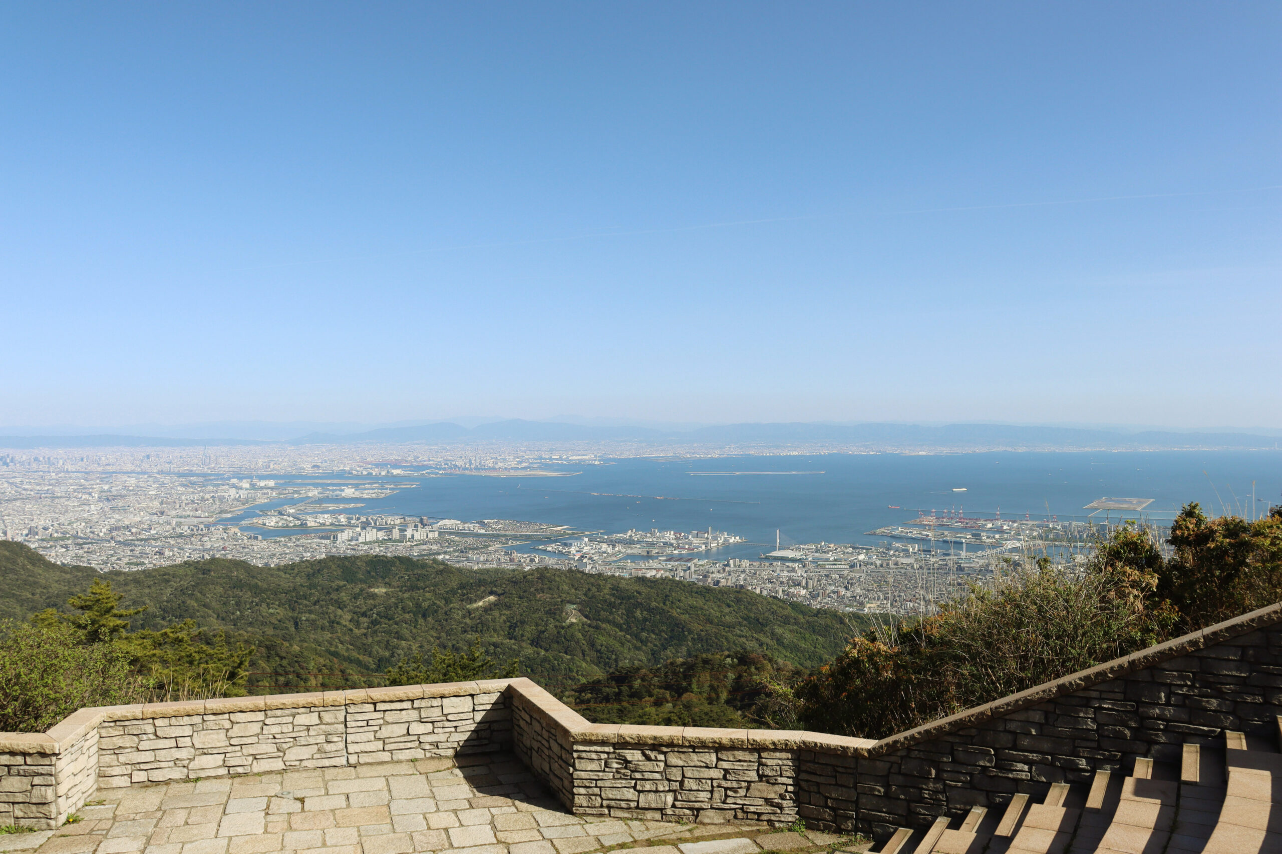 Head to Rokko Garden Terrace during Golden Week! Enjoy the spectacular views, local Mount Rokko cuisine, and the popular experiential art event!