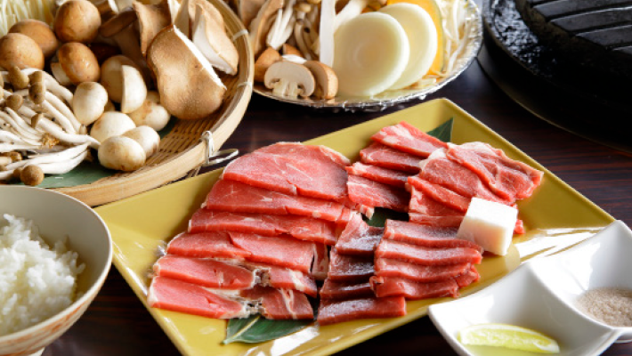 秋限定！たっぷりきのこや秋野菜とラム肉食べ放題料理写真