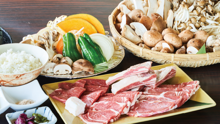 秋限定!たっぷりきのこや秋野菜とラム肉食べ放題コース料理写真